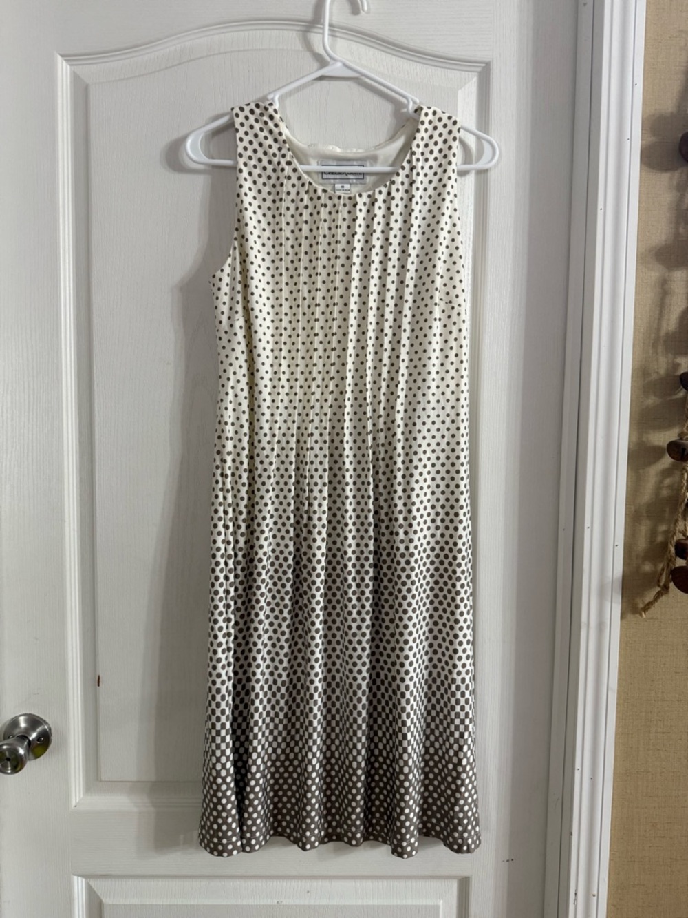 Chelsea Suite Women’s Polka Dot Dress Sz 10. AP-63
